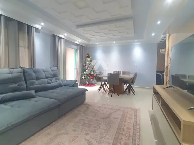 Sobrado com 200m² 4 quartos e 3 banheiros, à venda, no bairro Boa Vista em Ponta Grossa