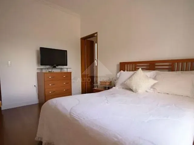 Sobrado com 125m² 4 quartos e 2 banheiros, à venda, no bairro Parque São Vicente em Mauá