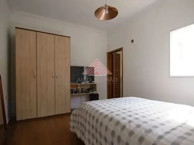 Sobrado com 125m² 4 quartos e 2 banheiros, à venda, no bairro Parque São Vicente em Mauá