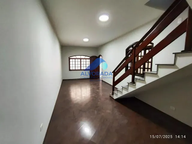 Sobrado com 10m² 3 quartos e 4 banheiros, à venda, no bairro Residencial União em São José Dos Campos