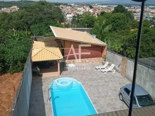 Sobrado com 510m² 3 quartos e 5 banheiros, à venda ou para alugar, no bairro Granjas Reunidas São Goncalo em Taubaté