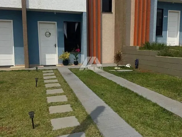 Sobrado 2 quartos e 2 banheiros, à venda, no bairro Jardim Carvalho em Ponta Grossa