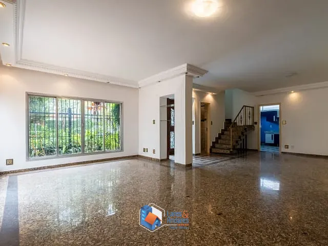 Sobrado com 250m² 3 quartos e 6 banheiros, à venda, no bairro Moema em São Paulo