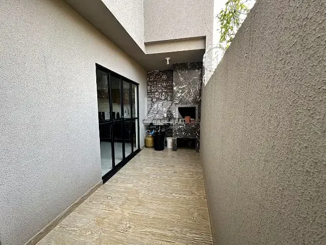 Sobrado com 102m² 3 quartos e 2 banheiros, à venda, no bairro Boa Vista em Ponta Grossa