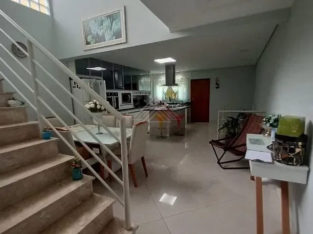 Sobrado com 163m² 3 quartos e 1 banheiro, à venda, no bairro Parque São Vicente em Mauá