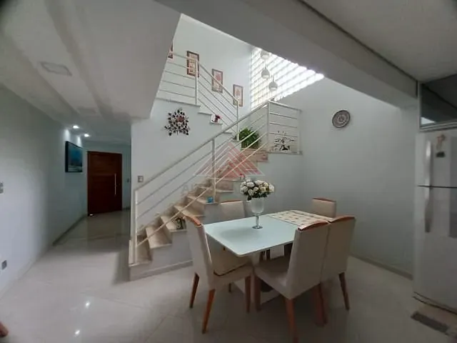 Sobrado com 163m² 3 quartos e 1 banheiro, à venda, no bairro Parque São Vicente em Mauá