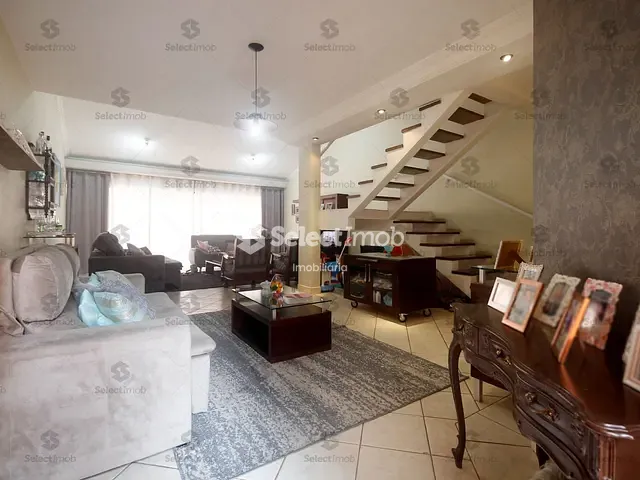 Sobrado com 298m² 3 quartos e 3 banheiros, à venda, no bairro Jardim Utinga em Santo André