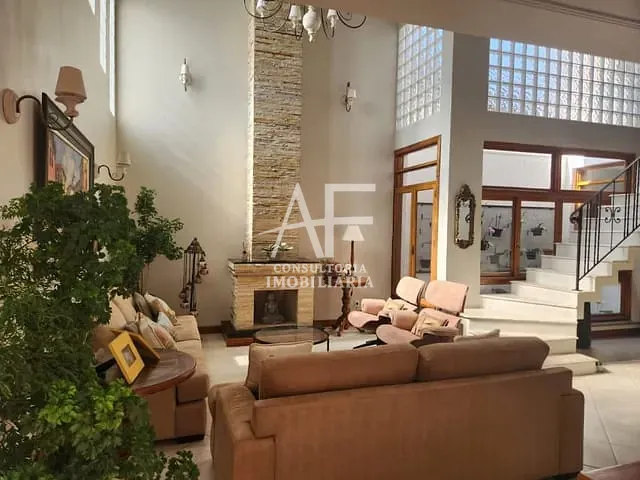Sobrado com 270m² 5 quartos e 2 banheiros, à venda, no bairro Vila Jaboticabeira em Taubaté