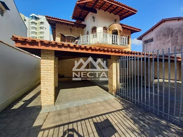 Sobrado com 273m² 4 quartos e 3 banheiros, à venda, no bairro Indaiá em Caraguatatuba