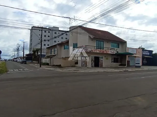 Sobrado à venda, no bairro Santana em Guarapuava