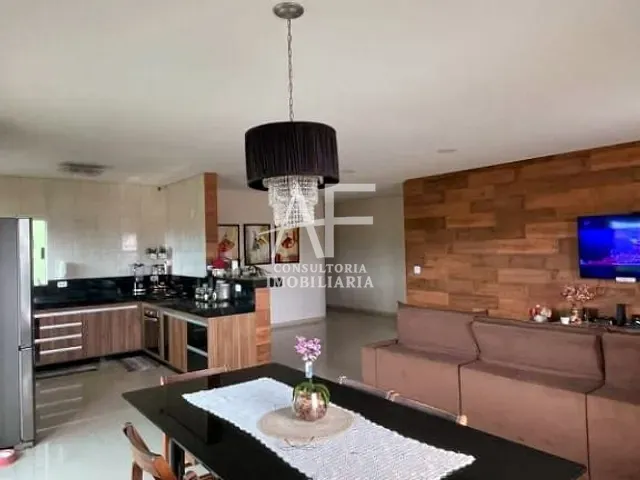 Sobrado com 300m² 3 quartos e 1 banheiro, à venda, no bairro Edifício Versales em Taubaté