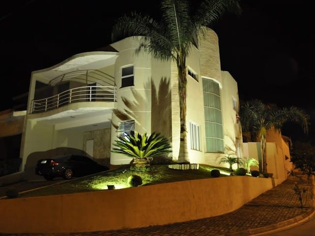 Foto do Sobrado - Sobrado com 3 dormitórios à venda, 312 m² por R$ 1.550.000,00 - Loteamento Villa Branca - Jacareí/SP | INDEPENDENCE NEGOCIOS IMOBILIARIOS LTDA