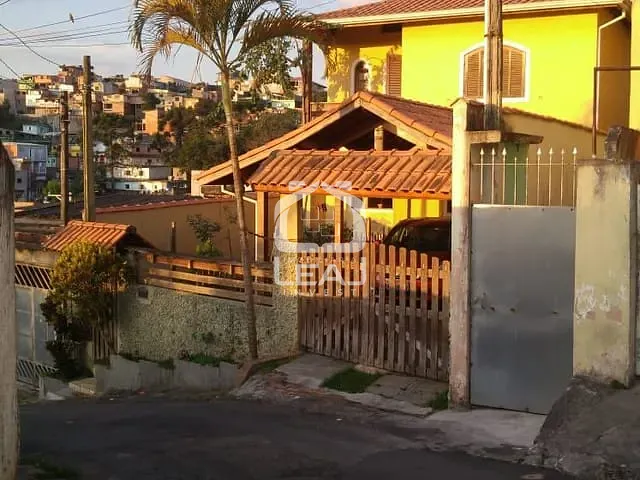 Sobrado com 221m² 3 quartos e 2 banheiros, à venda, no bairro Vila Leonor em Itapecerica da Serra