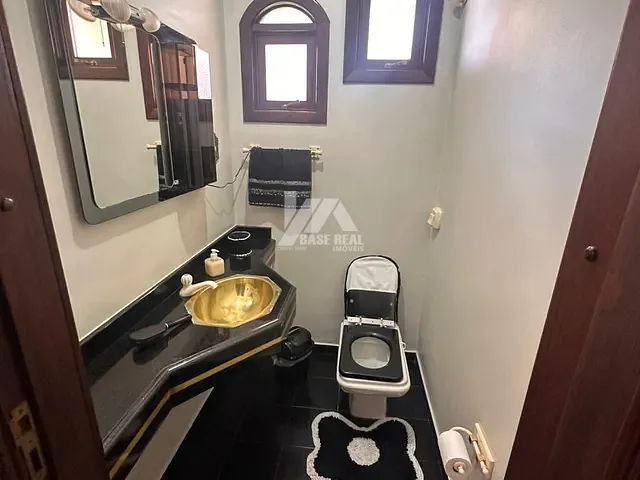 Sobrado com 387m² 6 quartos e 5 banheiros, à venda, no bairro Centro em Guarapuava