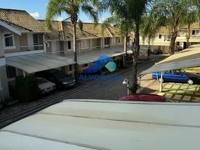 Sobrado com 10m² 3 quartos e 2 banheiros, à venda, no bairro Urbanova em São José Dos Campos