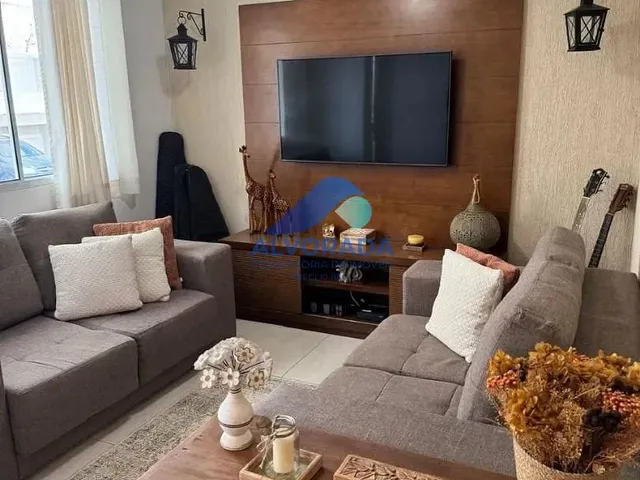 Sobrado com 10m² 3 quartos e 2 banheiros, à venda, no bairro Urbanova em São José Dos Campos