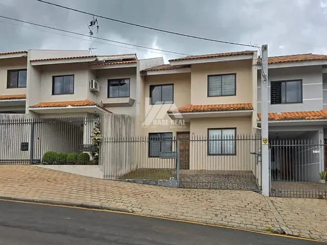 Sobrado com 150m² 4 quartos e 4 banheiros, à venda, no bairro Estrela em Ponta Grossa