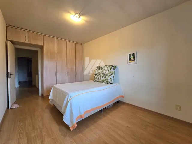 Sobrado com 150m² 4 quartos e 4 banheiros, à venda, no bairro Estrela em Ponta Grossa