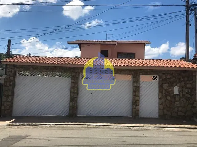 Sobrado com 300m² 5 quartos e 2 banheiros, à venda, no bairro Jardim Belval em Barueri