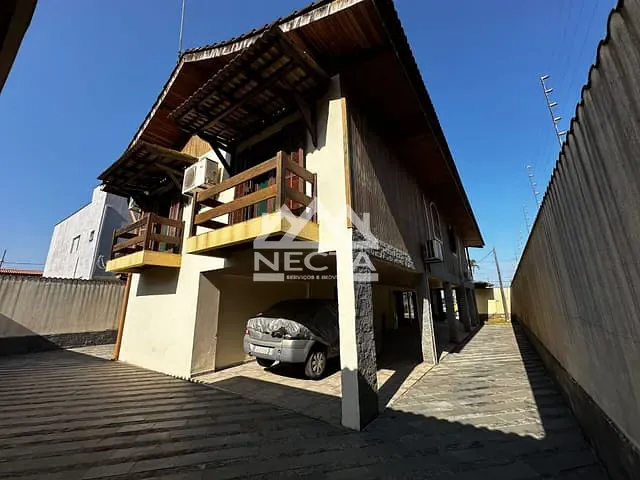 Sobrado com 450m² 4 quartos e 5 banheiros, à venda, no bairro Massaguaçu em Caraguatatuba