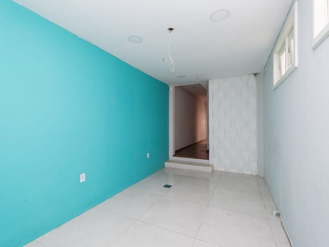 Casa com 210m² 4 quartos e 3 banheiros, para alugar, no bairro Centro em Pelotas