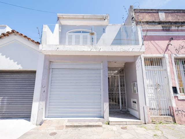 Casa com 210m² 4 quartos e 3 banheiros, para alugar, no bairro Centro em Pelotas