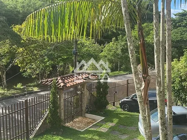 Casa com 97m² 3 quartos e 2 banheiros, à venda, no bairro Martim de Sá em Caraguatatuba