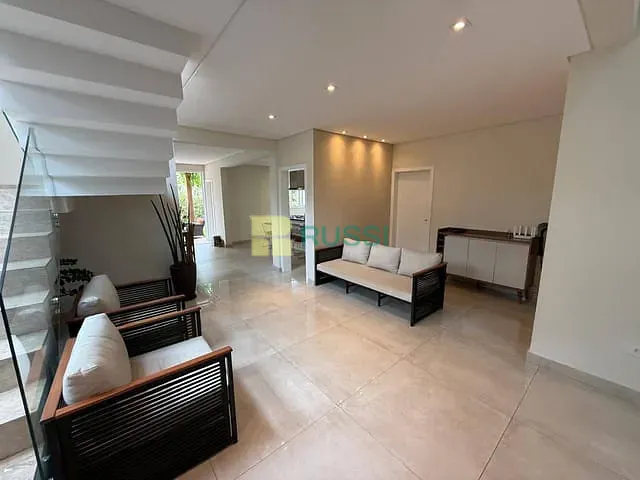 Sobrado com 493m² 4 quartos e 5 banheiros, à venda, no bairro Condomínio Residencial Alphaville I em São José dos Campos