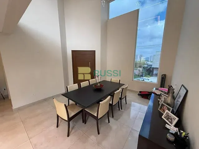 Sobrado com 493m² 4 quartos e 5 banheiros, à venda, no bairro Condomínio Residencial Alphaville I em São José dos Campos