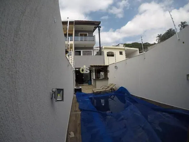 Sobrado 3 quartos e 5 banheiros, à venda, no bairro Vila Amália (Zona Norte) em São Paulo