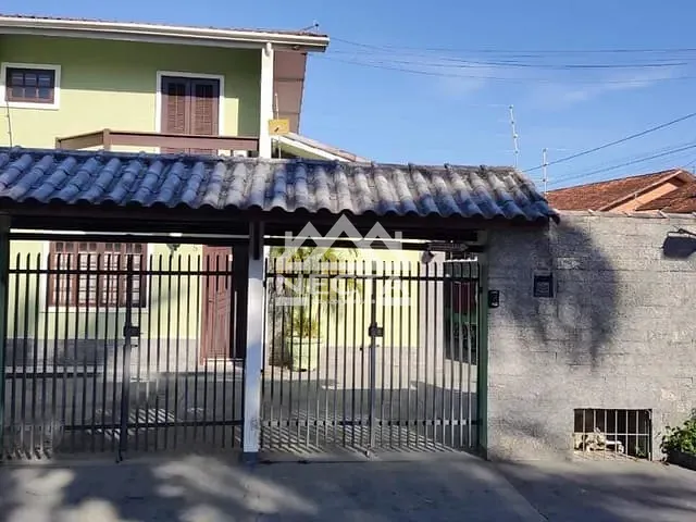 Casa com 137m² 2 quartos e 2 banheiros, à venda, no bairro Martim de Sá em Caraguatatuba