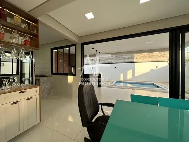 Sobrado com 307m² 4 quartos e 3 banheiros, à venda, no bairro Itapecerica em Taubaté