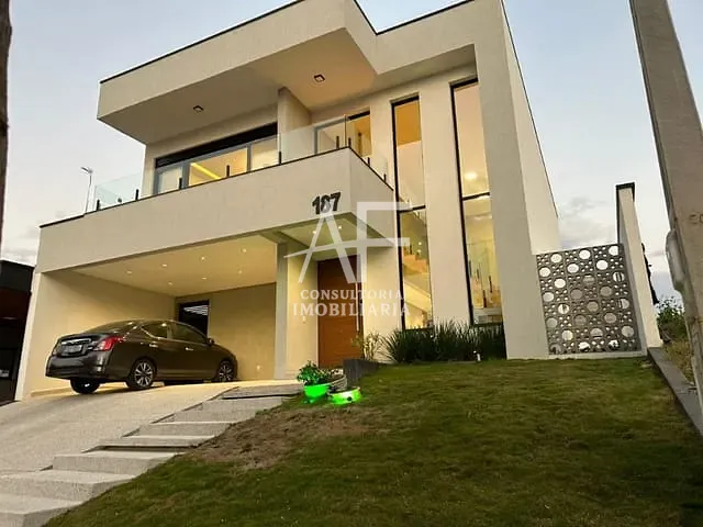 Sobrado com 307m² 4 quartos e 3 banheiros, à venda, no bairro Itapecerica em Taubaté