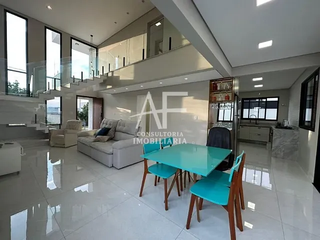 Sobrado com 307m² 4 quartos e 3 banheiros, à venda, no bairro Itapecerica em Taubaté