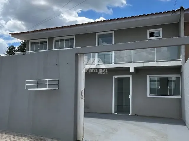 Sobrado 3 quartos e 2 banheiros, para alugar, no bairro Colônia Dona Luíza em Ponta Grossa