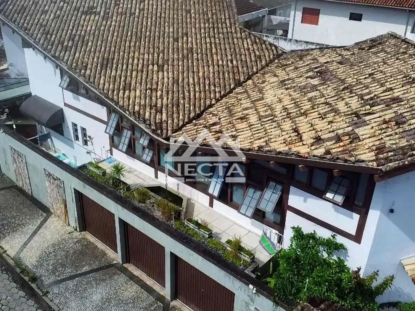 Sobrado, 3 quartos, 330 m² - Foto 1