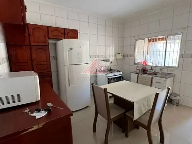 Sobrado com 183m² 3 quartos e 1 banheiro, à venda, no bairro Jardim Pedroso em Mauá