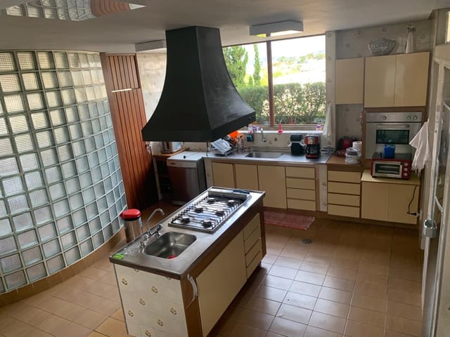 Sobrado com 885m² 4 quartos e 5 banheiros, à venda, no bairro Jardim América em Bragança Paulista