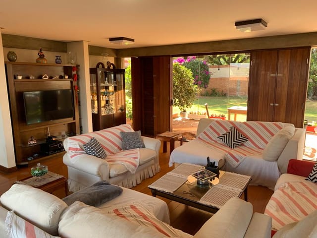 Sobrado com 885m² 4 quartos e 5 banheiros, à venda, no bairro Jardim América em Bragança Paulista