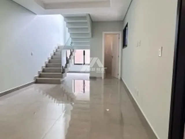 Sobrado 2 quartos e 2 banheiros, à venda, no bairro Vila Bela em Guarapuava