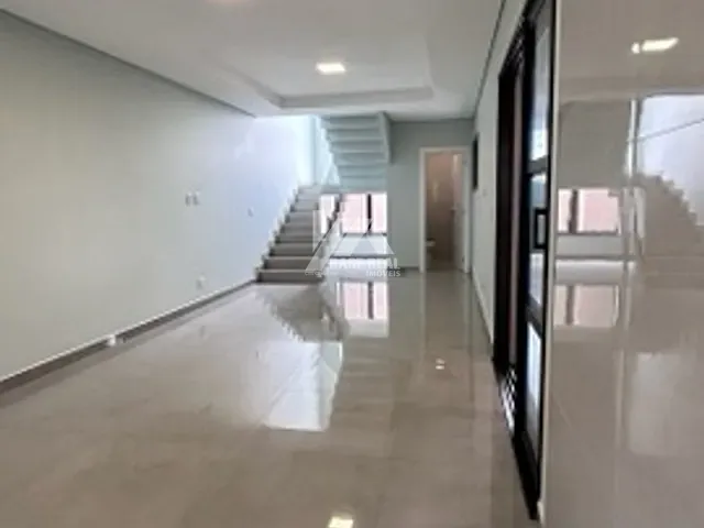 Sobrado 2 quartos e 2 banheiros, à venda, no bairro Vila Bela em Guarapuava