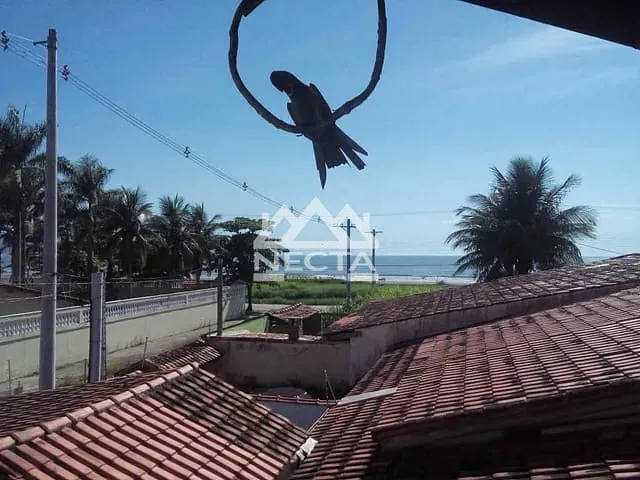 Sobrado com 200m², à venda, no bairro Jardim Parnaso em Caraguatatuba