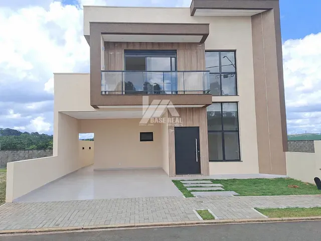 Casa 3 quartos e 3 banheiros, à venda, no bairro Jardim Carvalho em Ponta Grossa