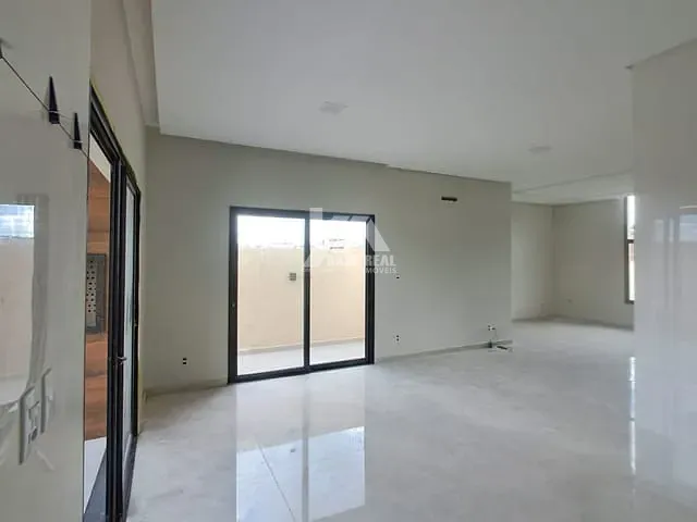Casa 3 quartos e 3 banheiros, à venda, no bairro Jardim Carvalho em Ponta Grossa