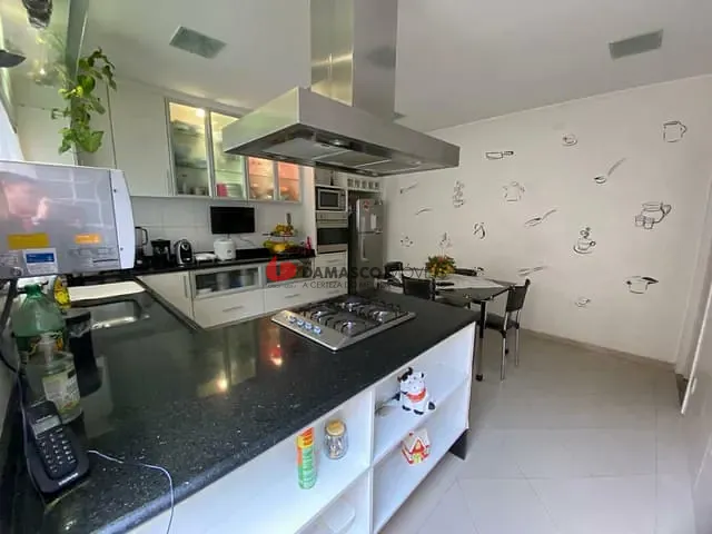 Sobrado com 180m², à venda, no bairro Quinta da Paineira em São Paulo