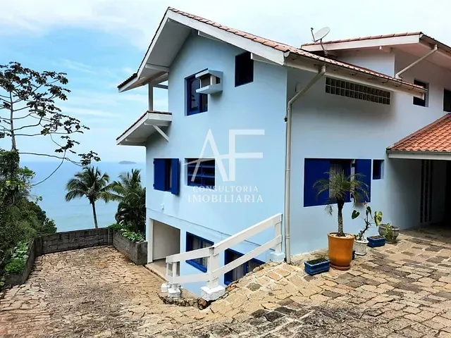 Sobrado com 3000m², à venda, no bairro Toninhas em Ubatuba