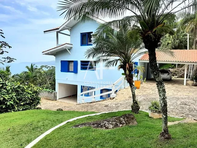 Sobrado com 3000m², à venda, no bairro Toninhas em Ubatuba