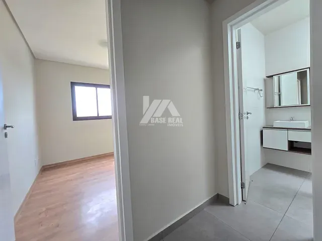 Sobrado com 90m² 2 quartos e 2 banheiros, à venda, no bairro Uvaranas em Ponta Grossa