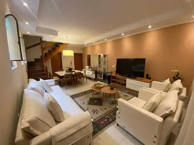 Sobrado com 310m² 4 quartos e 6 banheiros, à venda, no bairro Vila Ipojuca em São Paulo