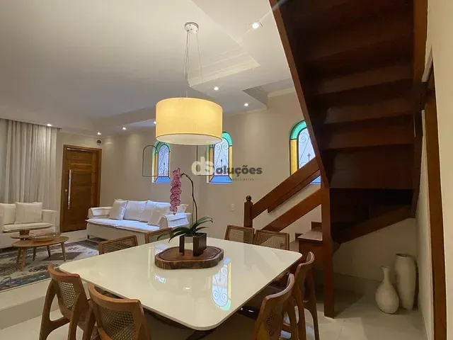 Sobrado com 310m² 4 quartos e 6 banheiros, à venda, no bairro Vila Ipojuca em São Paulo